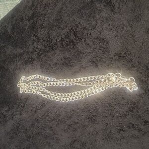 Unbranded silver chain-47"